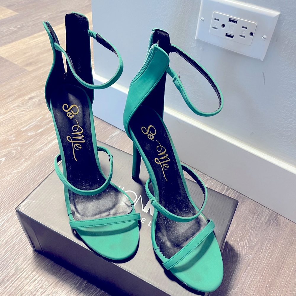 Fashion nova green stilettos size 9